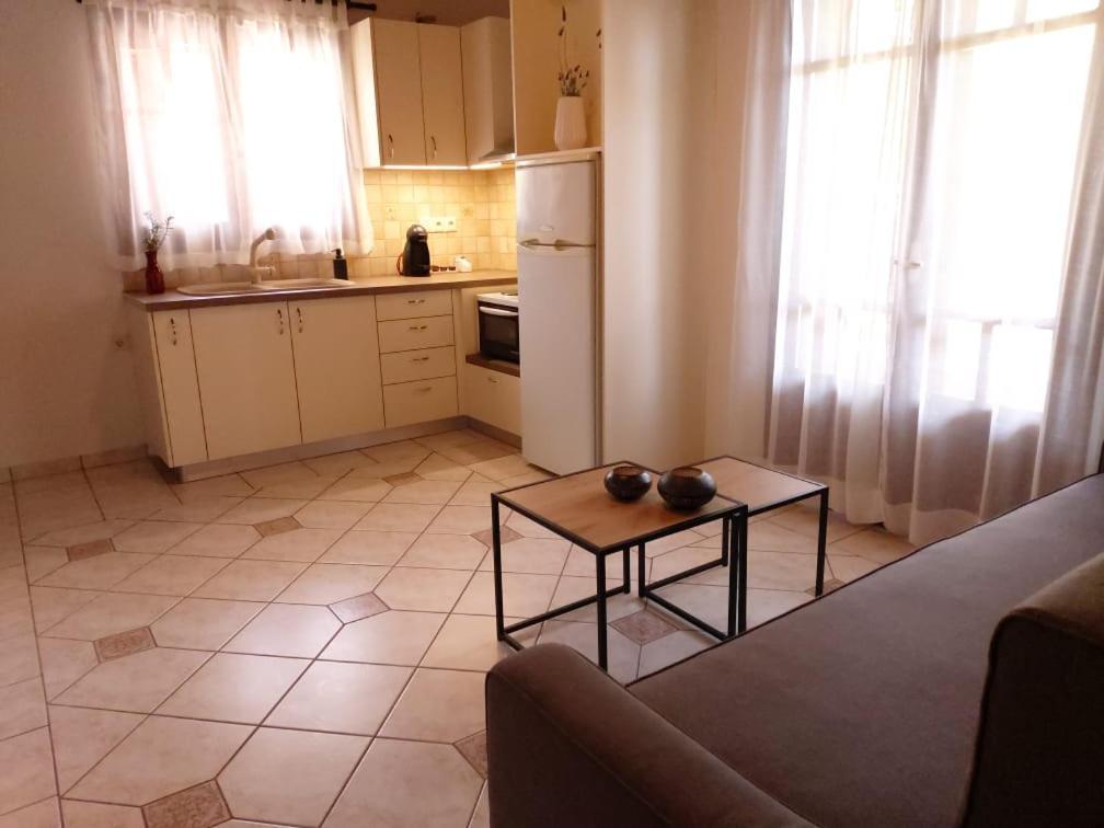 Liogerma Apartments Tsoukaladhes Bagian luar foto
