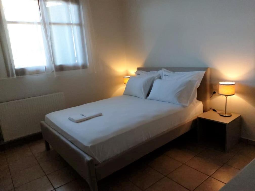 Liogerma Apartments Tsoukaladhes Bagian luar foto