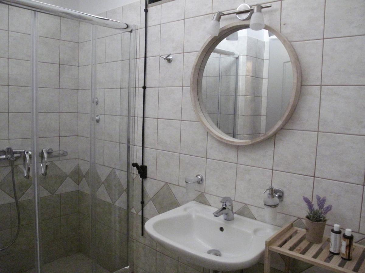Liogerma Apartments Tsoukaladhes Bagian luar foto